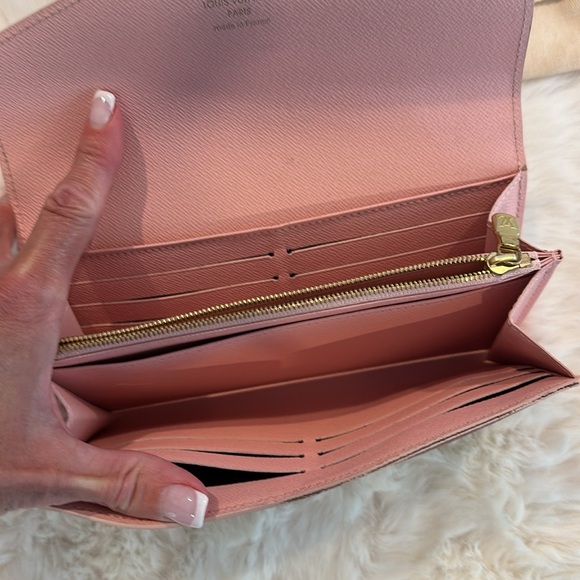 Authentic Louis Vuitton wallet - Picture 2 of 3